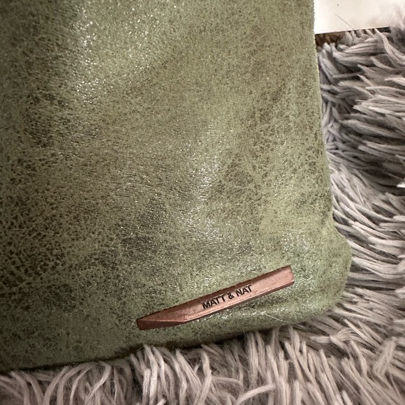 SOLD - Matt & Nat soft vegan suede leather green messenger bag - Picture 3 of 11